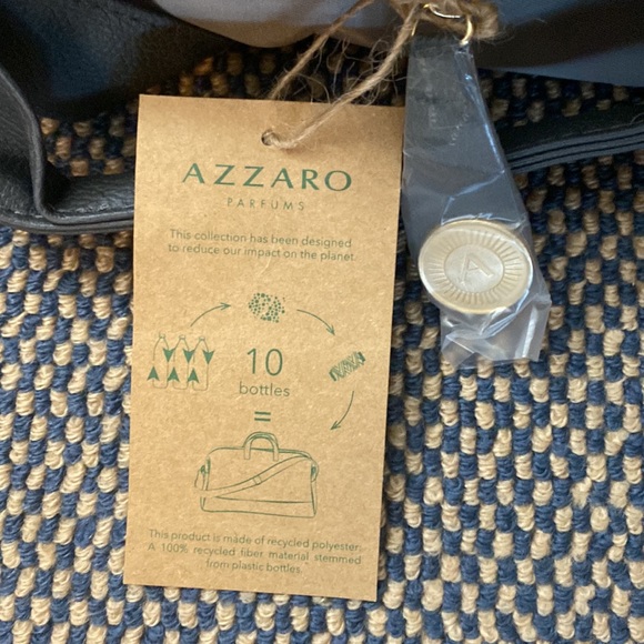 New Azzaro nylon weekend tote with 3 perfume samples. Dolce 0.25 oz and 2 minis - Picture 6 of 14